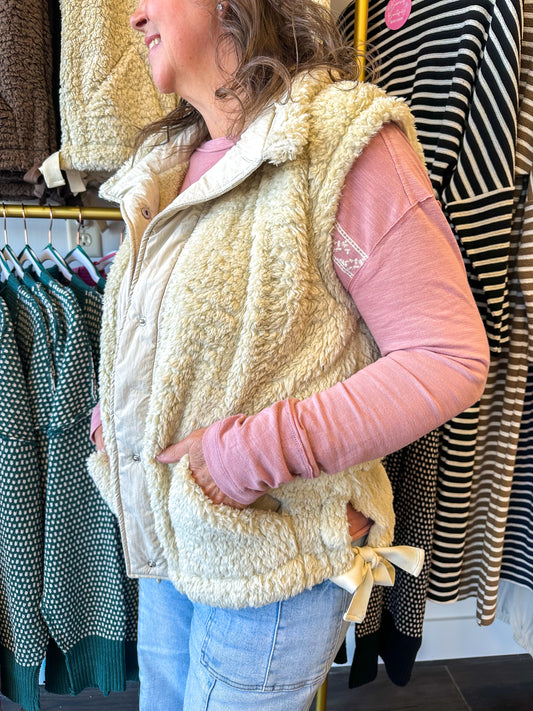 Bailey Button Down Fleece Sherpa Vest - Beige