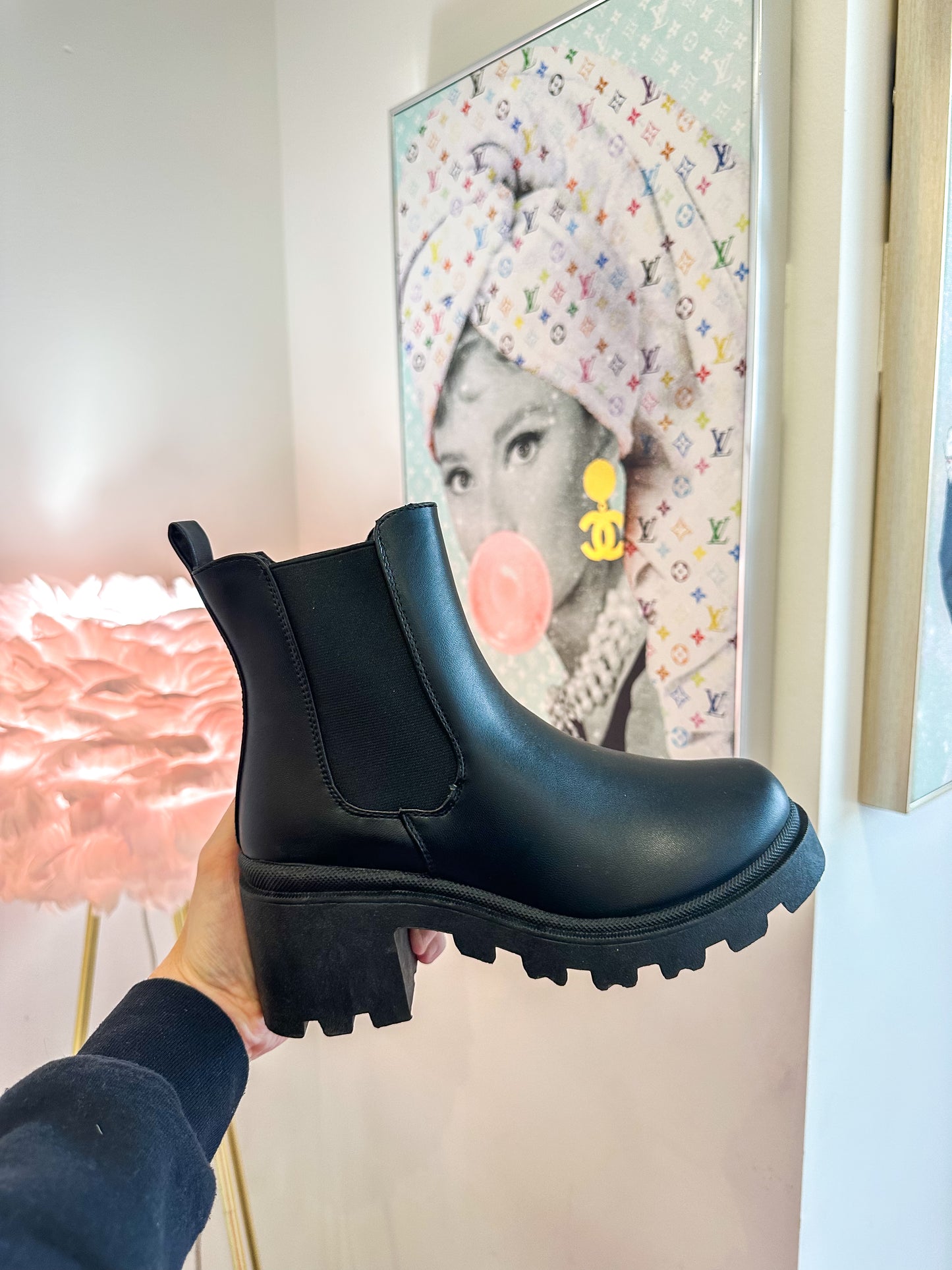 Chunky Lug Sole Chelsea Ankle Boots - Black
