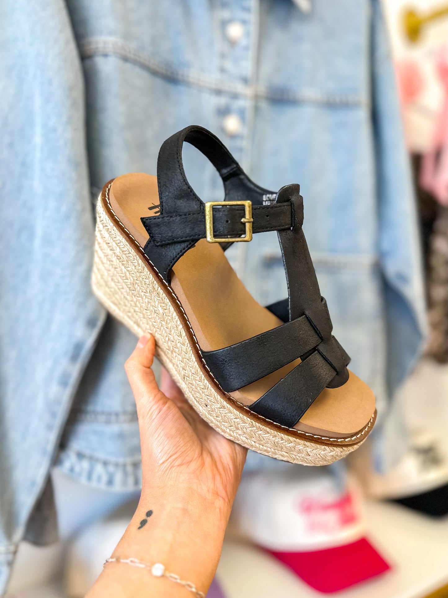CORKY'S: Something's Fishy Black Wedge