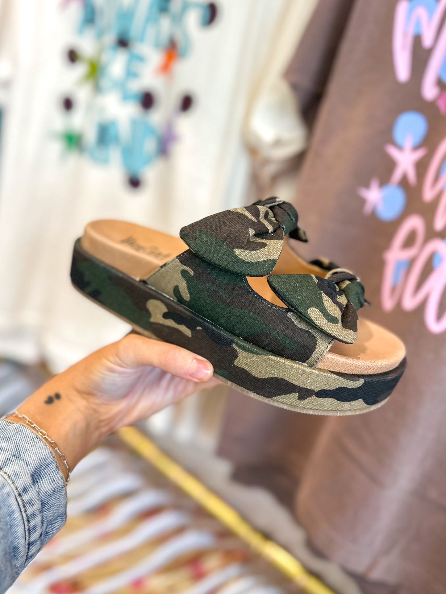 CORKY'S: Lil Bit Knotty Sandals - Camo